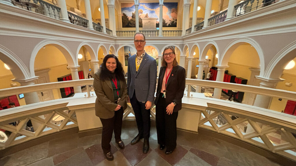 Jan Jönsson with the SIS Director and Advancement Director