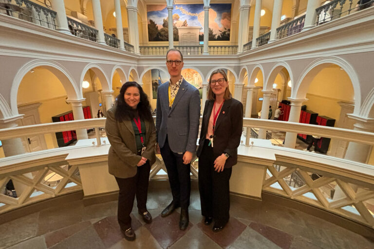 Jan Jönsson with the SIS Director and Advancement Director