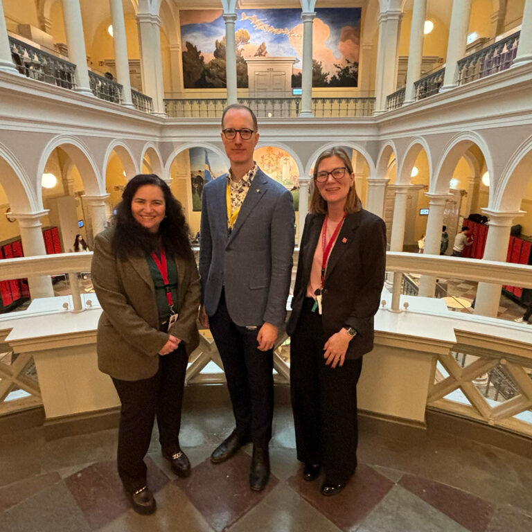 Jan Jönsson with the SIS Director and Advancement Director